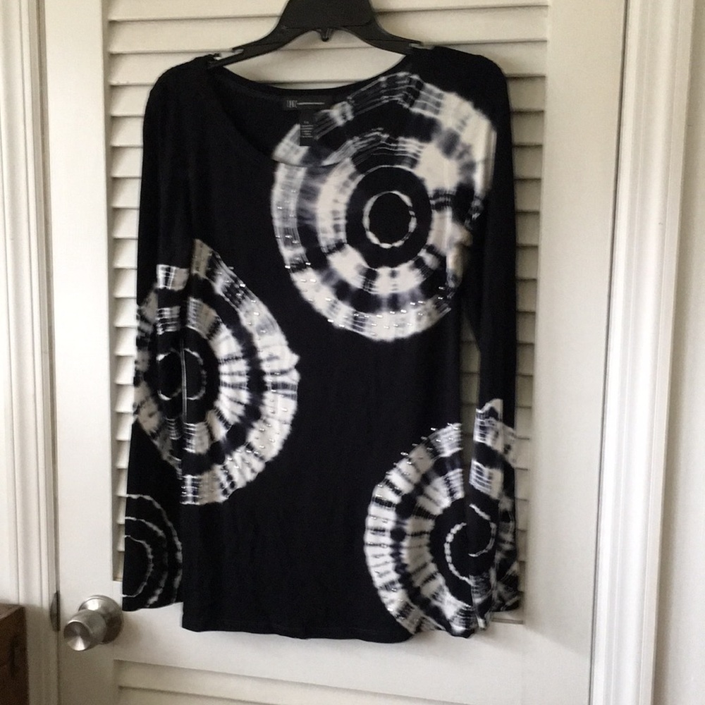 Inc black and white top with silver studs